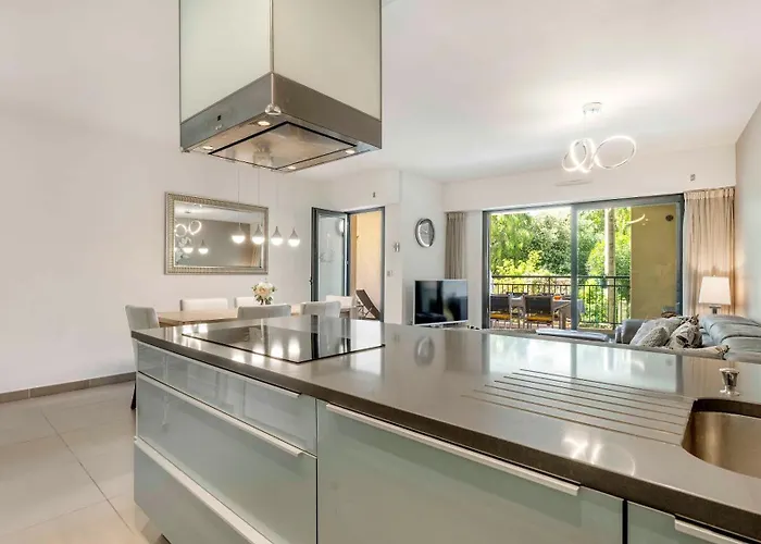 Le Riviera 3 Bed Maxime Sainte-Maxime